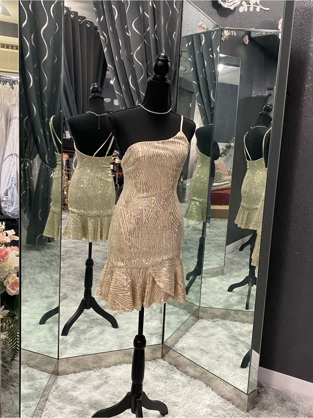 Angel Biba Elegant Gold Sequin Ruffle-Hem Mini Dress size small